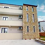 アパート Muje *